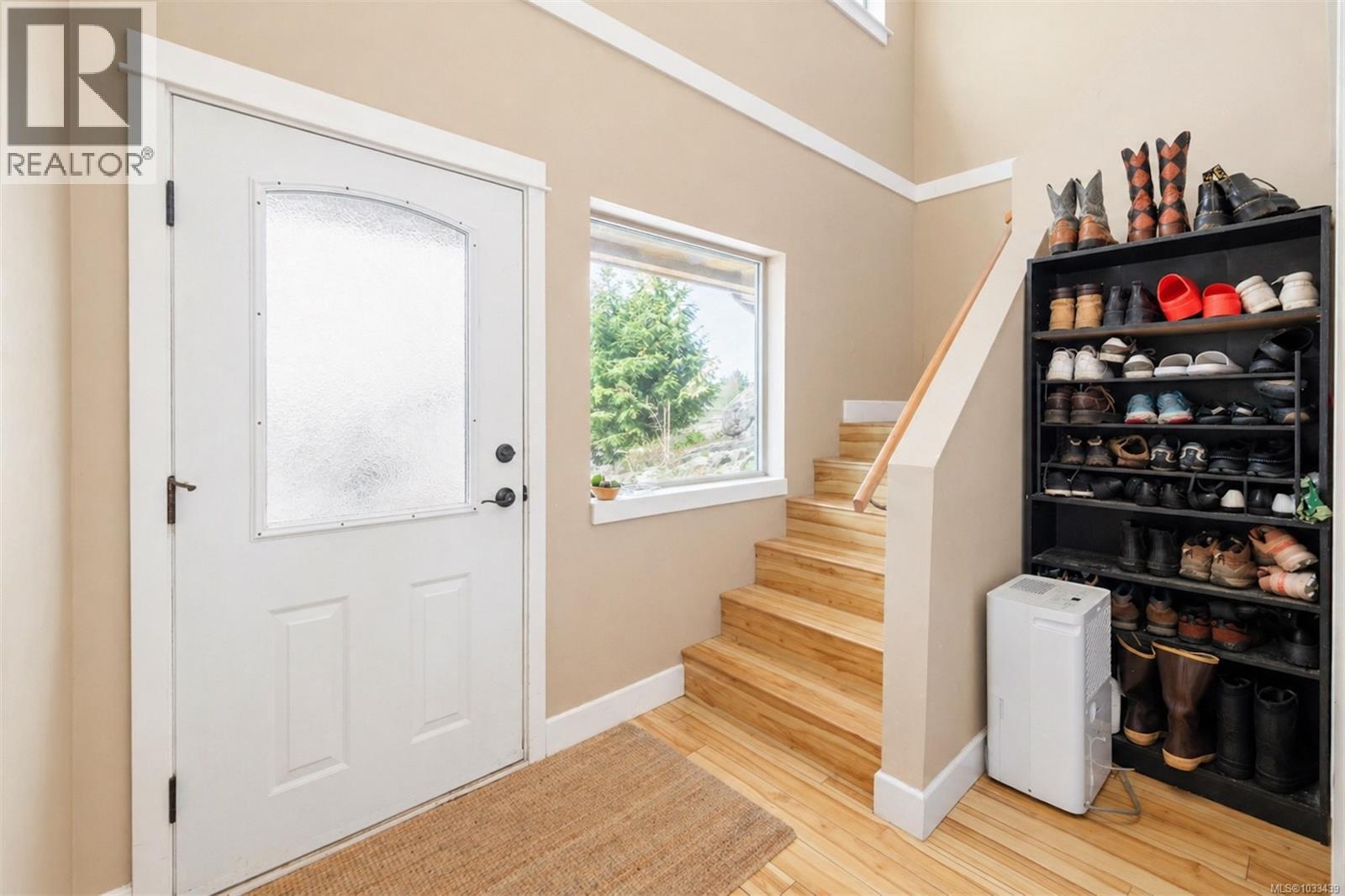 380 Pacific Cres - 2