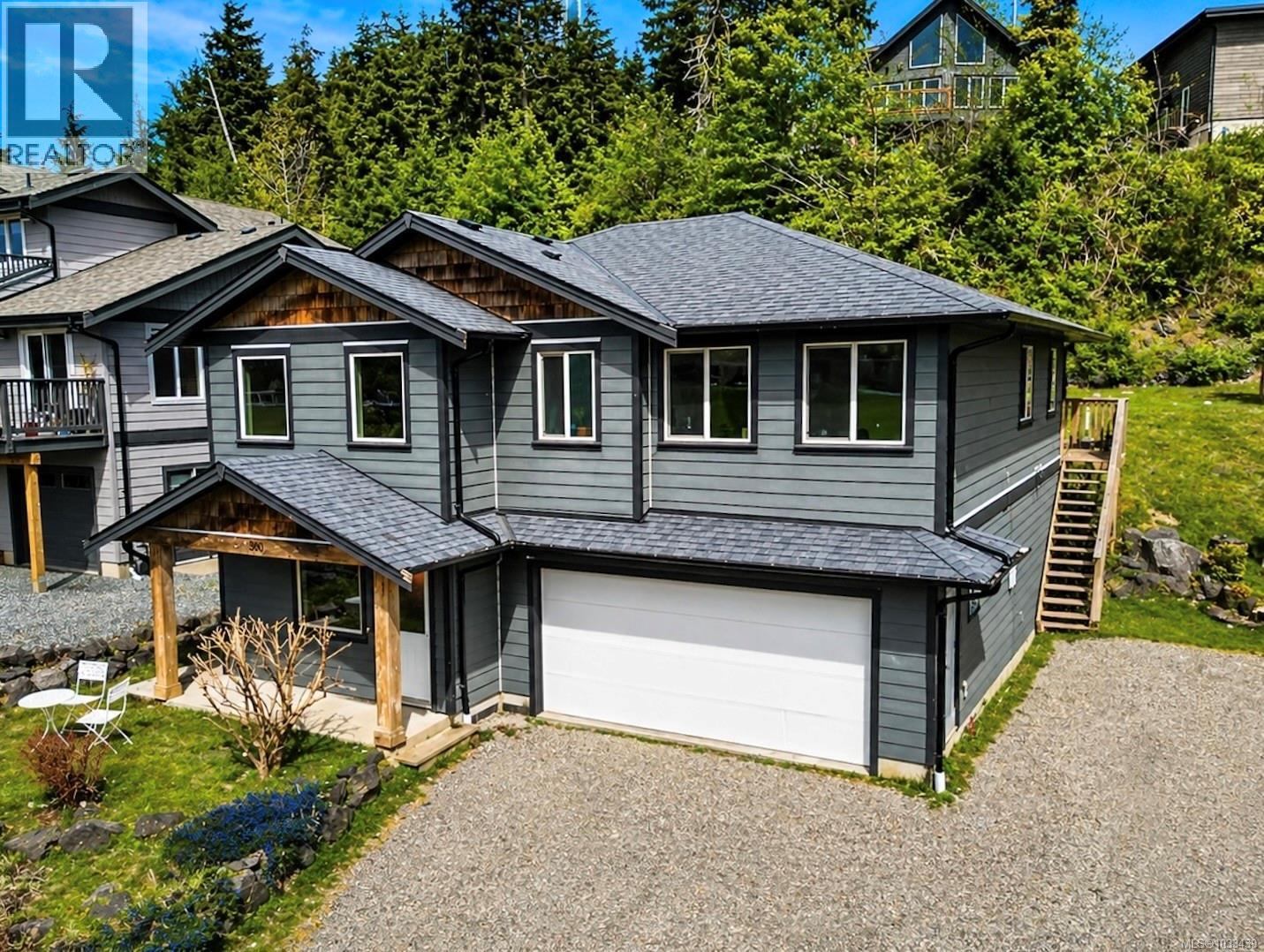 380 Pacific Cres, Ucluelet