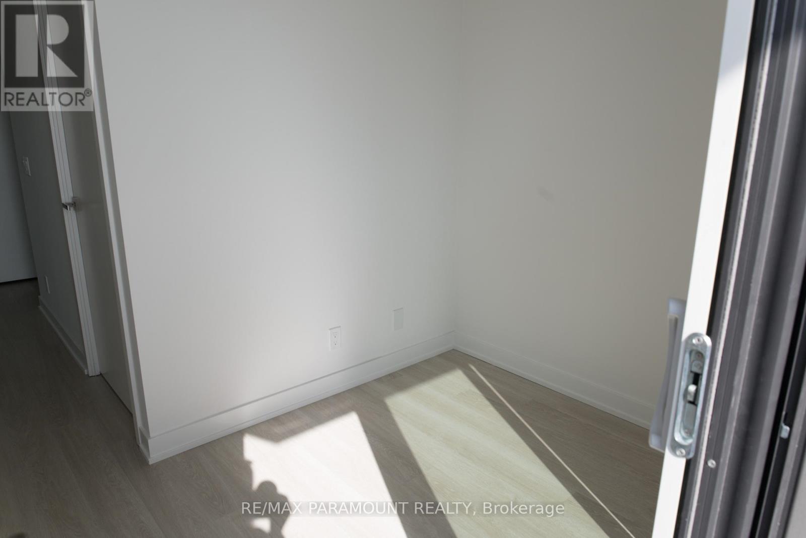 #1111 30 TRETTI WAY - 15