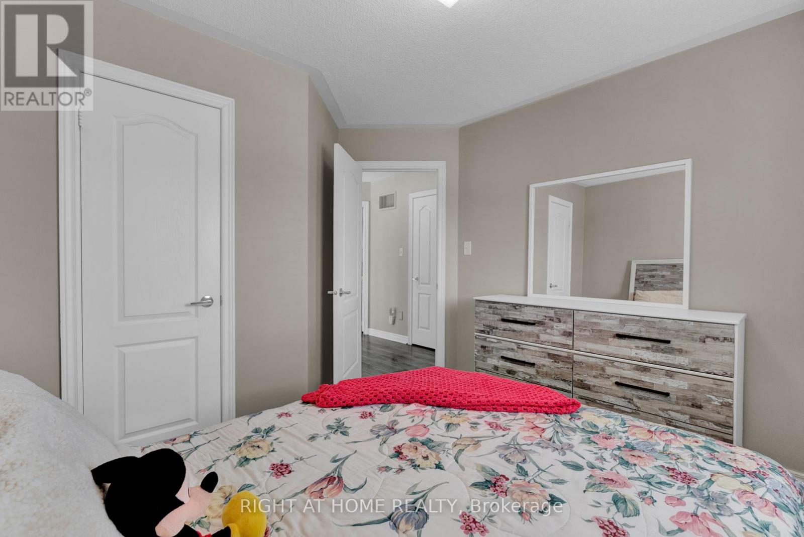 74 NORTHGROVE CRESCENT - 13