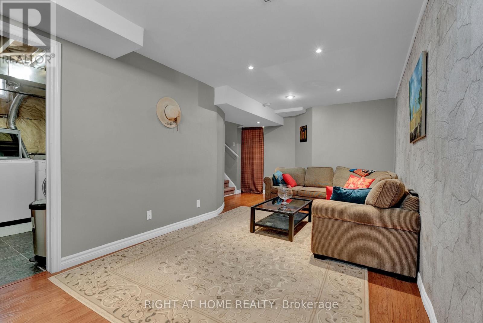 74 NORTHGROVE CRESCENT - 32