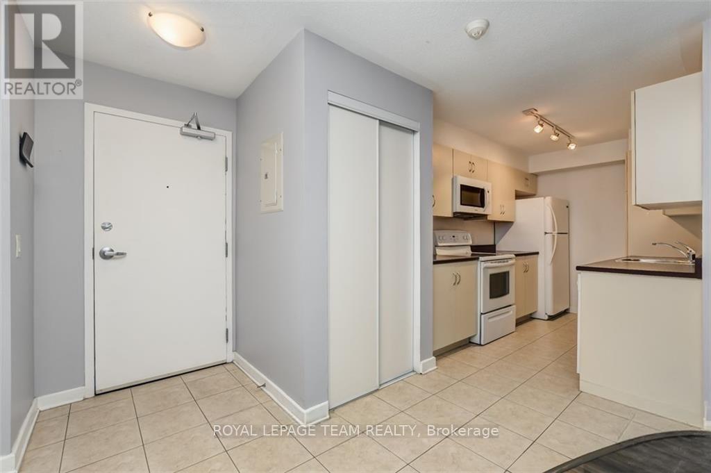 1 Bed, 1 Bath Apartment for Rent in Ottawa – 801 – 138 SOMERSET STREET W, Ottawa – MLS# X13050904 - Image 11