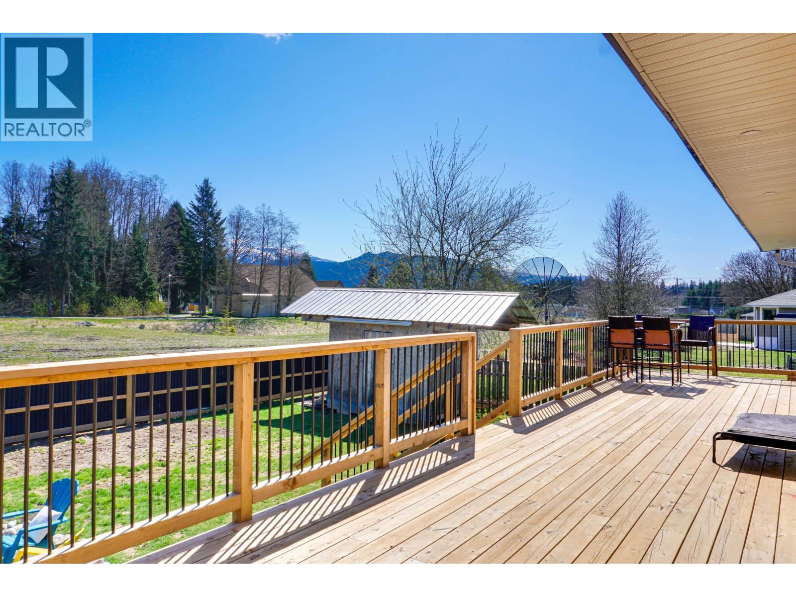 138 KOOTENAY STREET - 5