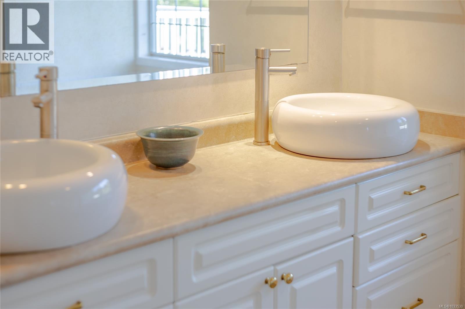 1487 Thomson Terr - 18