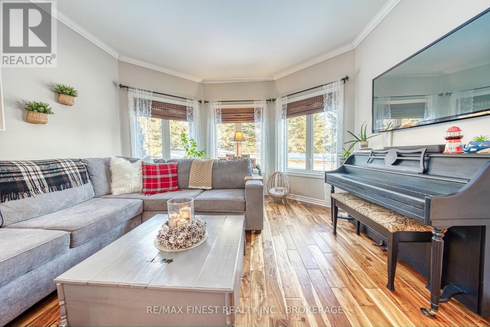 108 GRAYROCK CRESCENT - 12