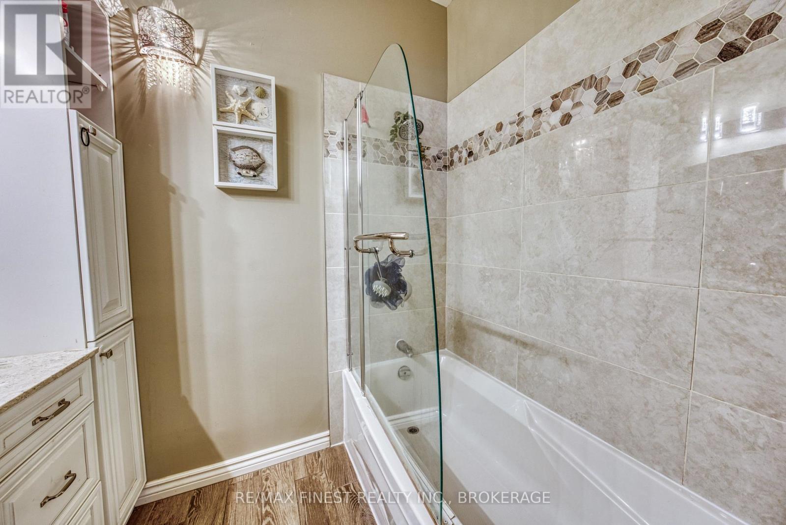 108 GRAYROCK CRESCENT - 22