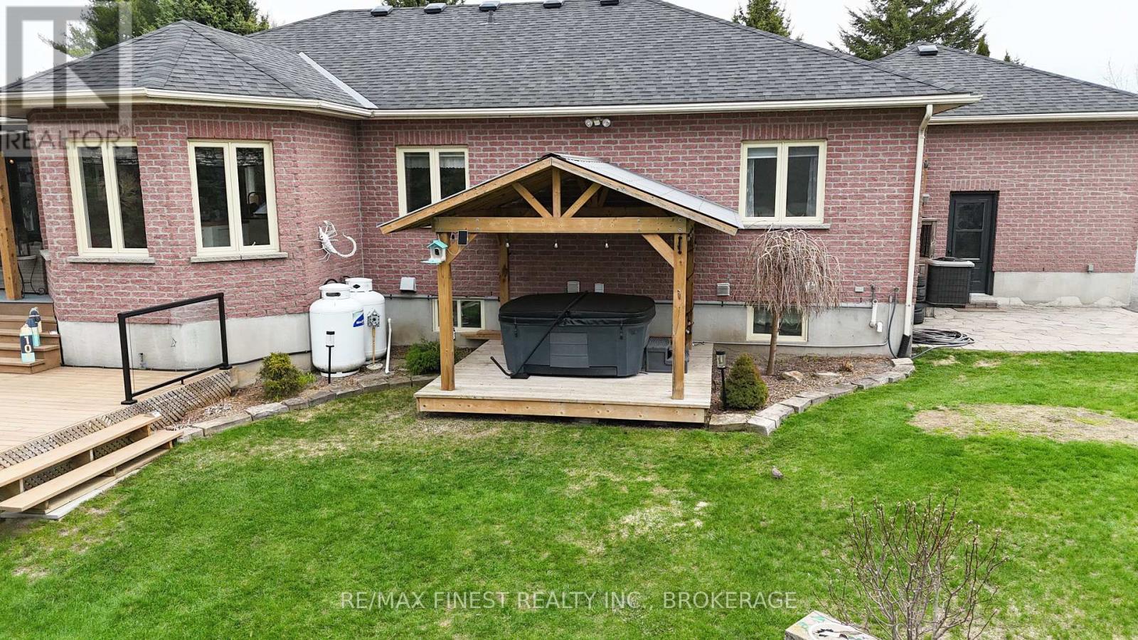 108 GRAYROCK CRESCENT - 46
