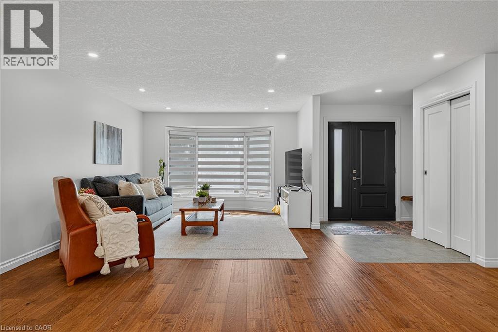 312 FARADAY Court, Waterloo, Ontario, N2L6A6 — Photo 16
