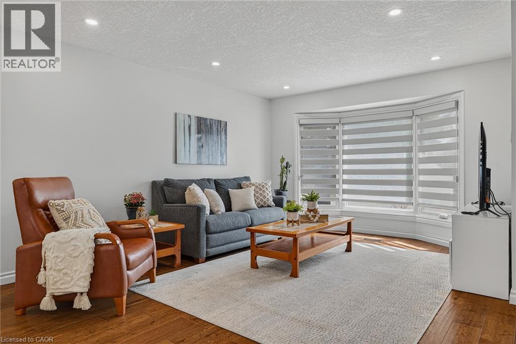 312 FARADAY Court, Waterloo, Ontario, N2L6A6 — Photo 17
