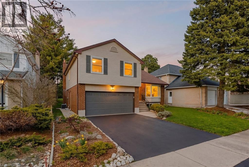 312 FARADAY Court, Waterloo, Ontario N2L6A6 - Photo 3