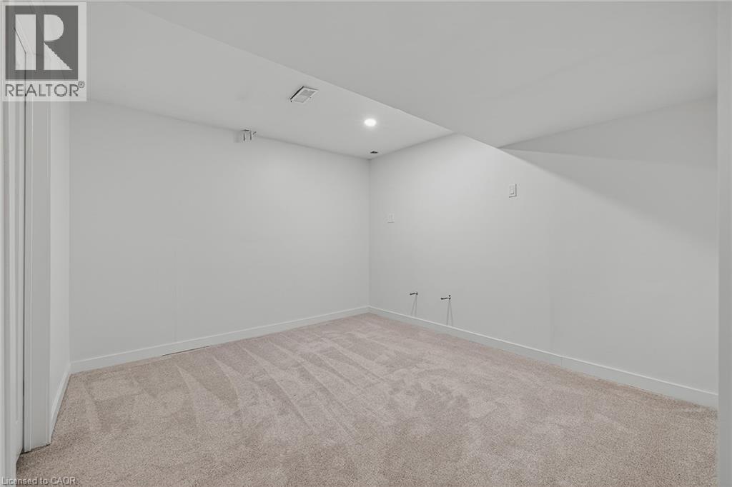 312 FARADAY Court, Waterloo, Ontario, N2L6A6 — Photo 43