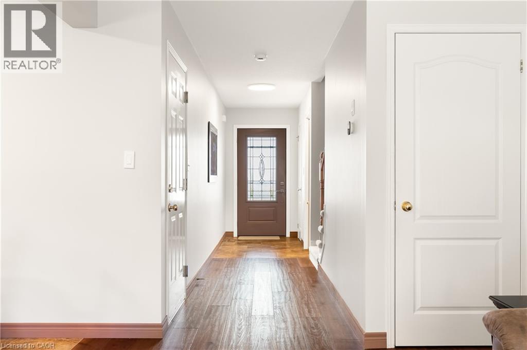 92 SNOWDROP Crescent, Kitchener, Ontario N2E4G6 - Photo 3