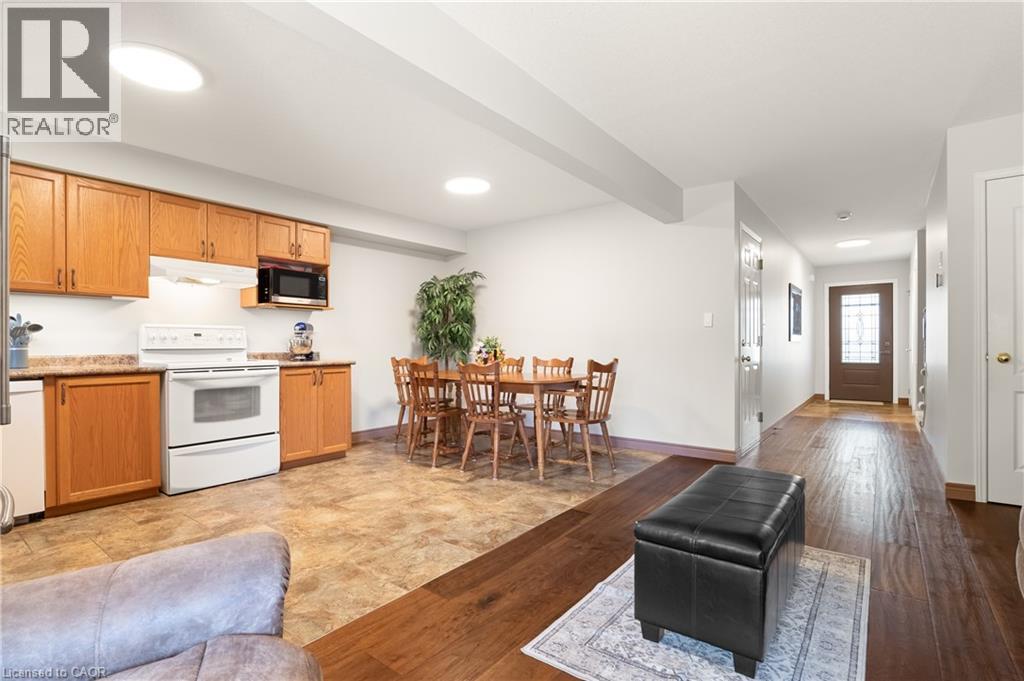 92 SNOWDROP Crescent, Kitchener, Ontario N2E4G6 - Photo 5