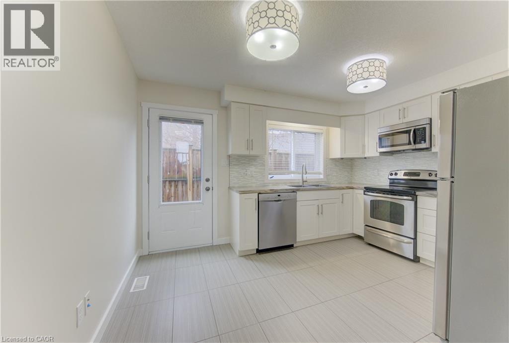 487 EAST Avenue Unit 2, Kitchener, Ontario N2H0A8 - Photo 3