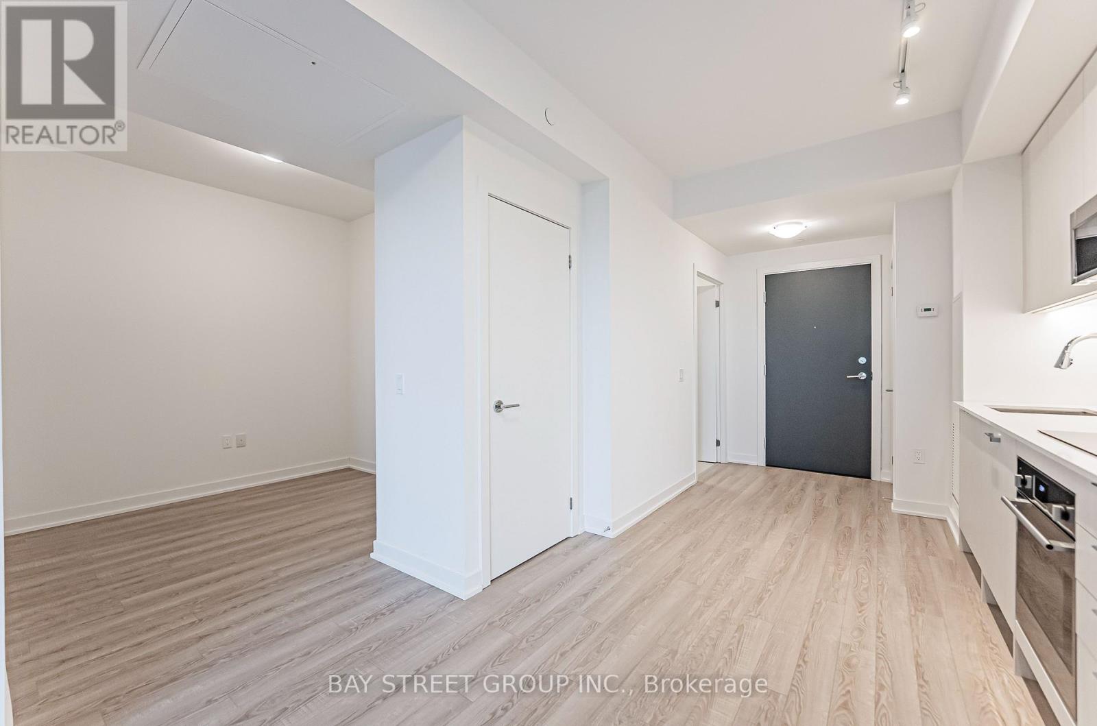 #526 250 LAWRENCE AVENUE W - 12