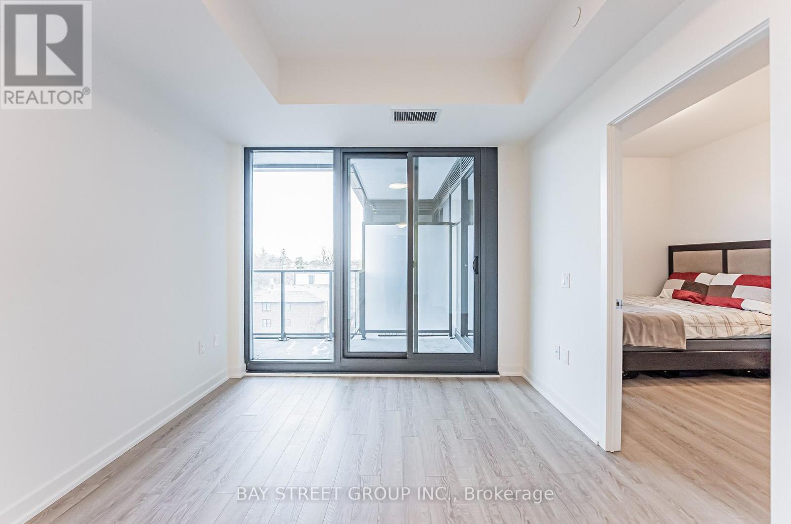 #526 250 LAWRENCE AVENUE W - 15