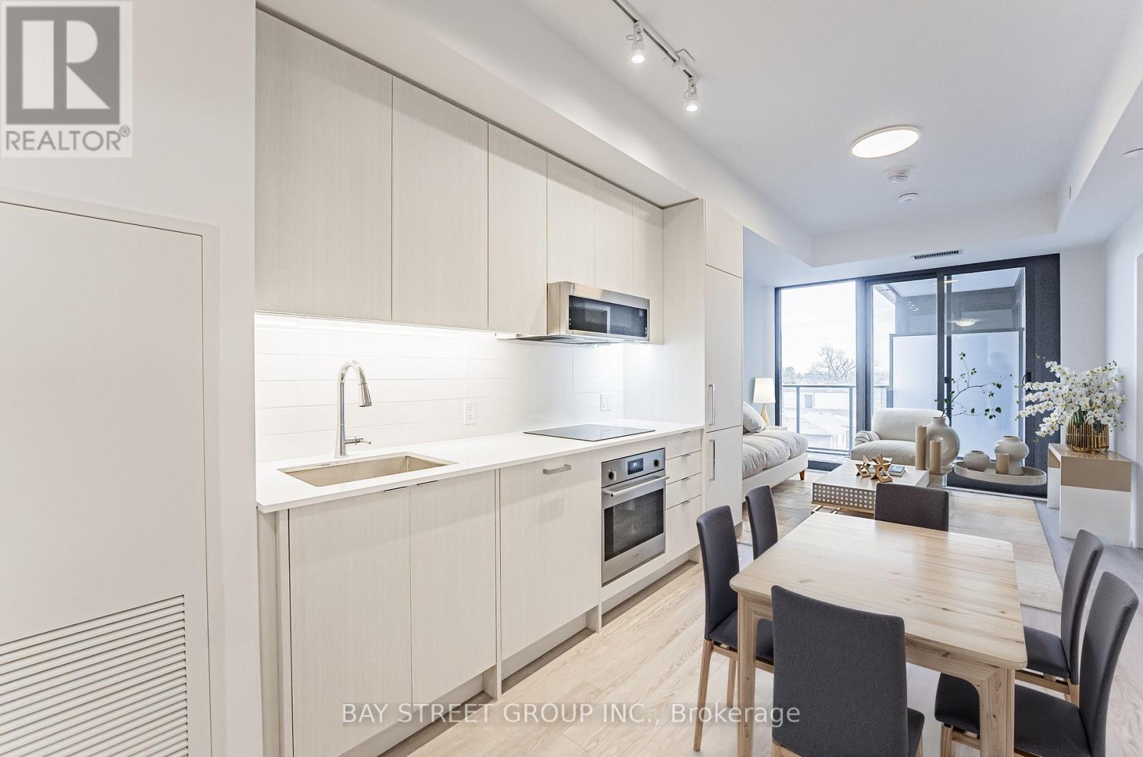 #526 250 LAWRENCE AVENUE W - 2
