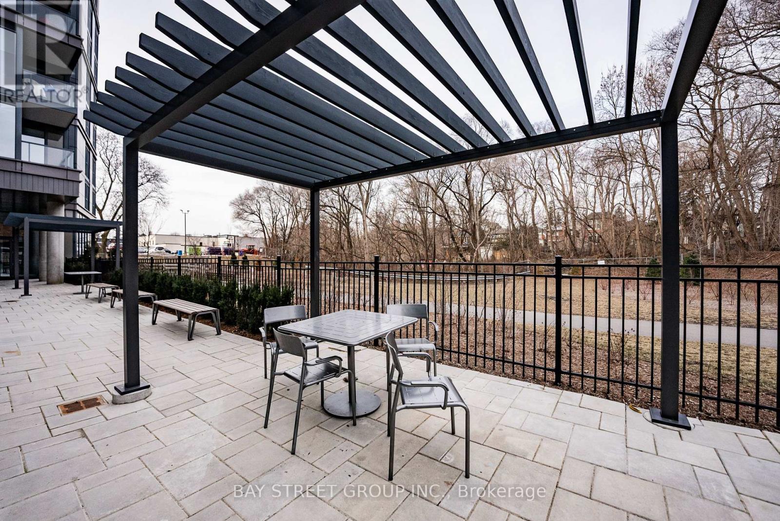 #526 250 LAWRENCE AVENUE W - 33