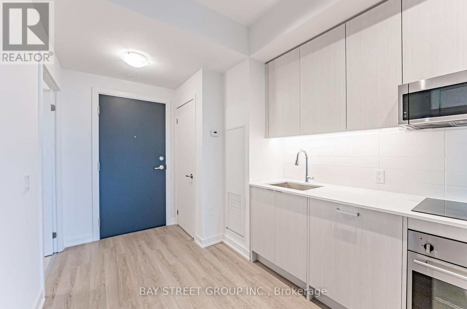 #526 250 LAWRENCE AVENUE W - 8