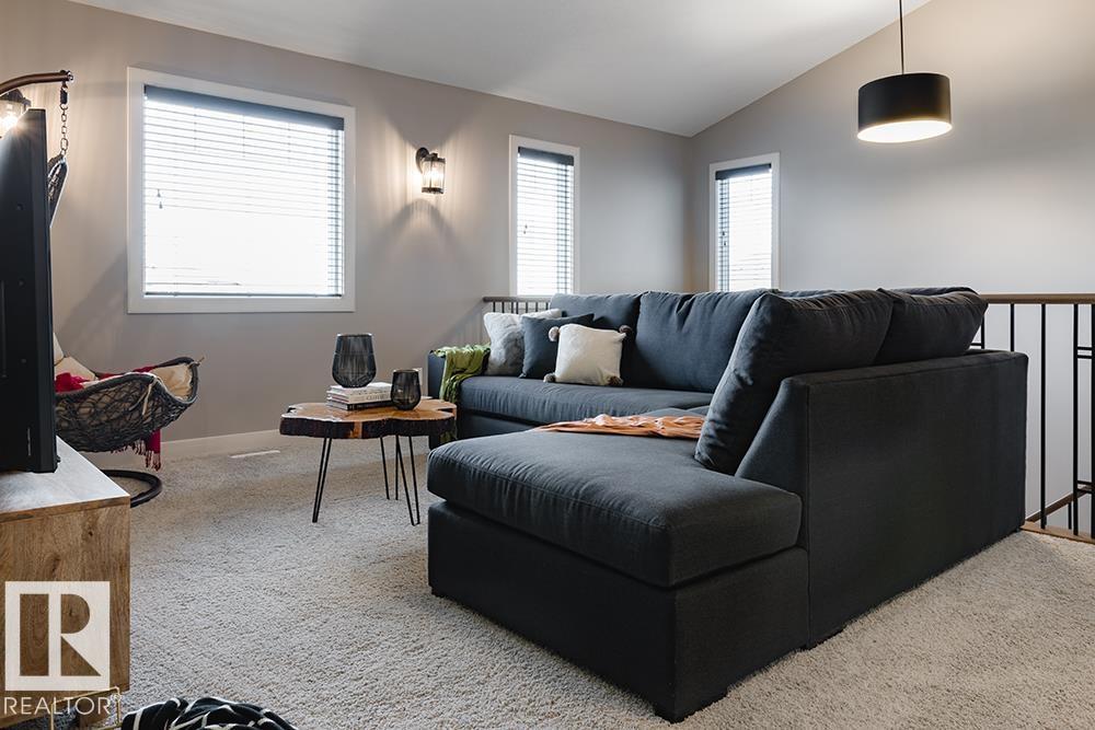 9389 COOPER BEND BN SW, Edmonton