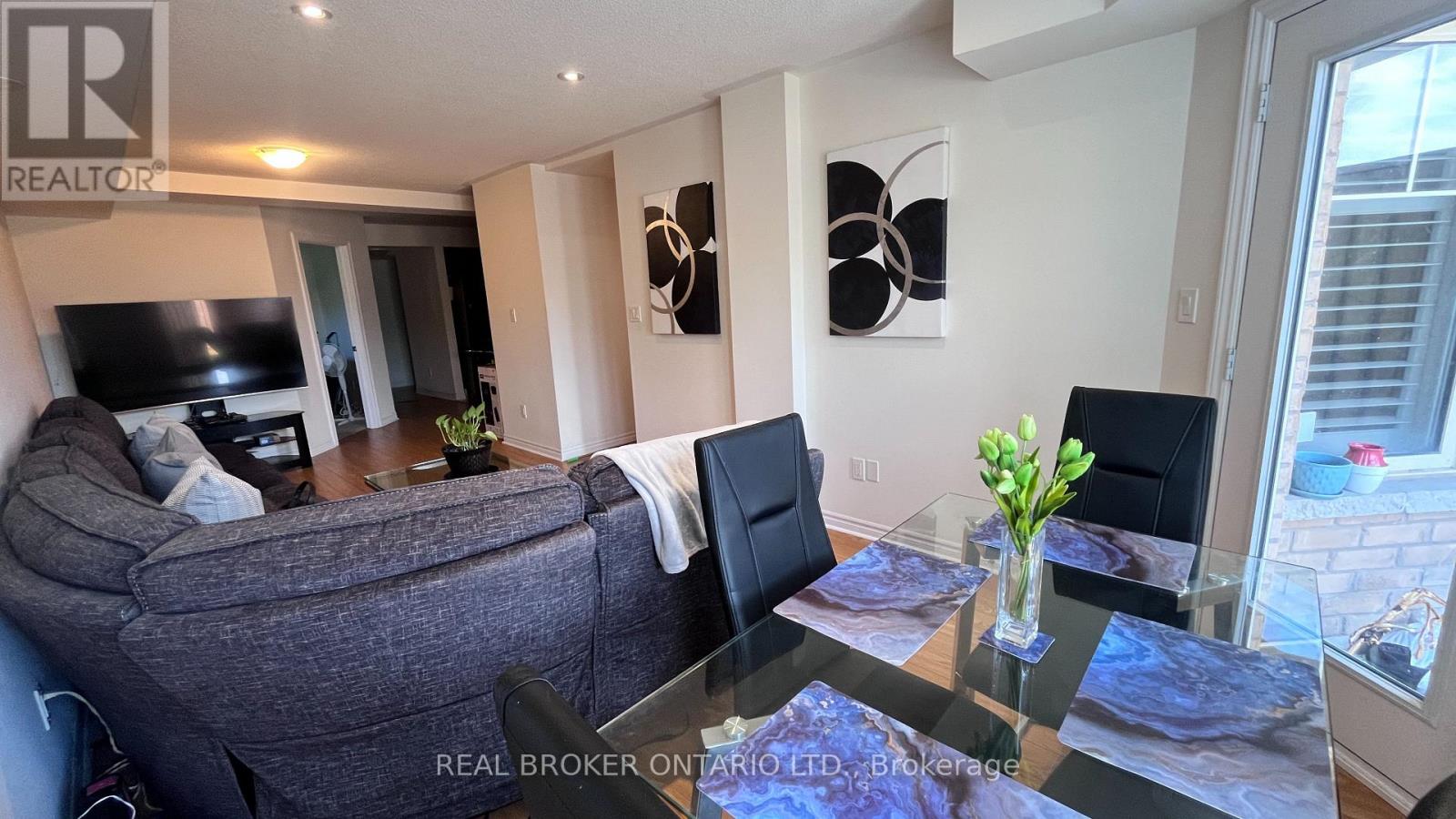 #29 13 EATON PARK LANE - 11