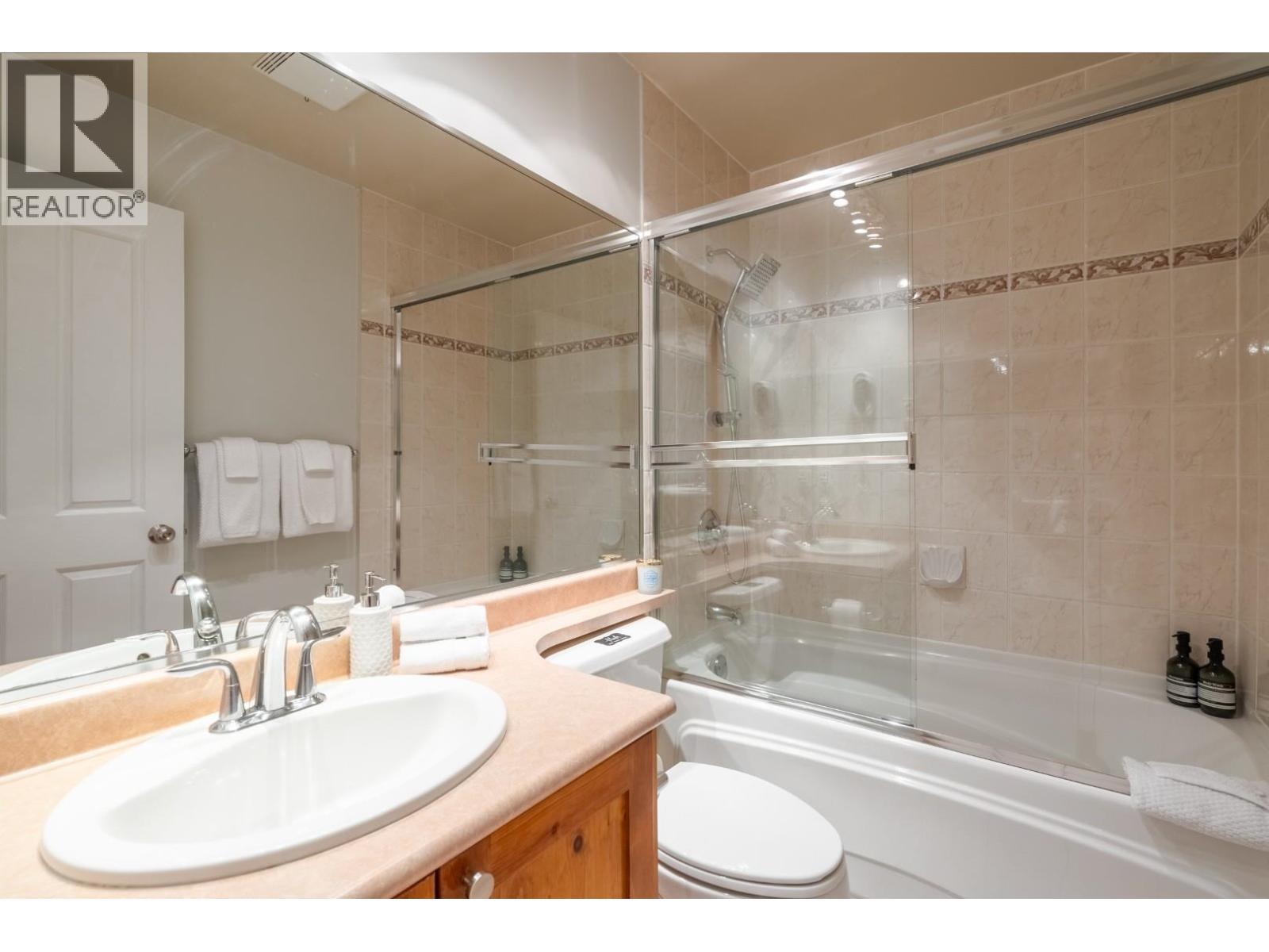 28 4385 NORTHLANDS BOULEVARD — photo 9