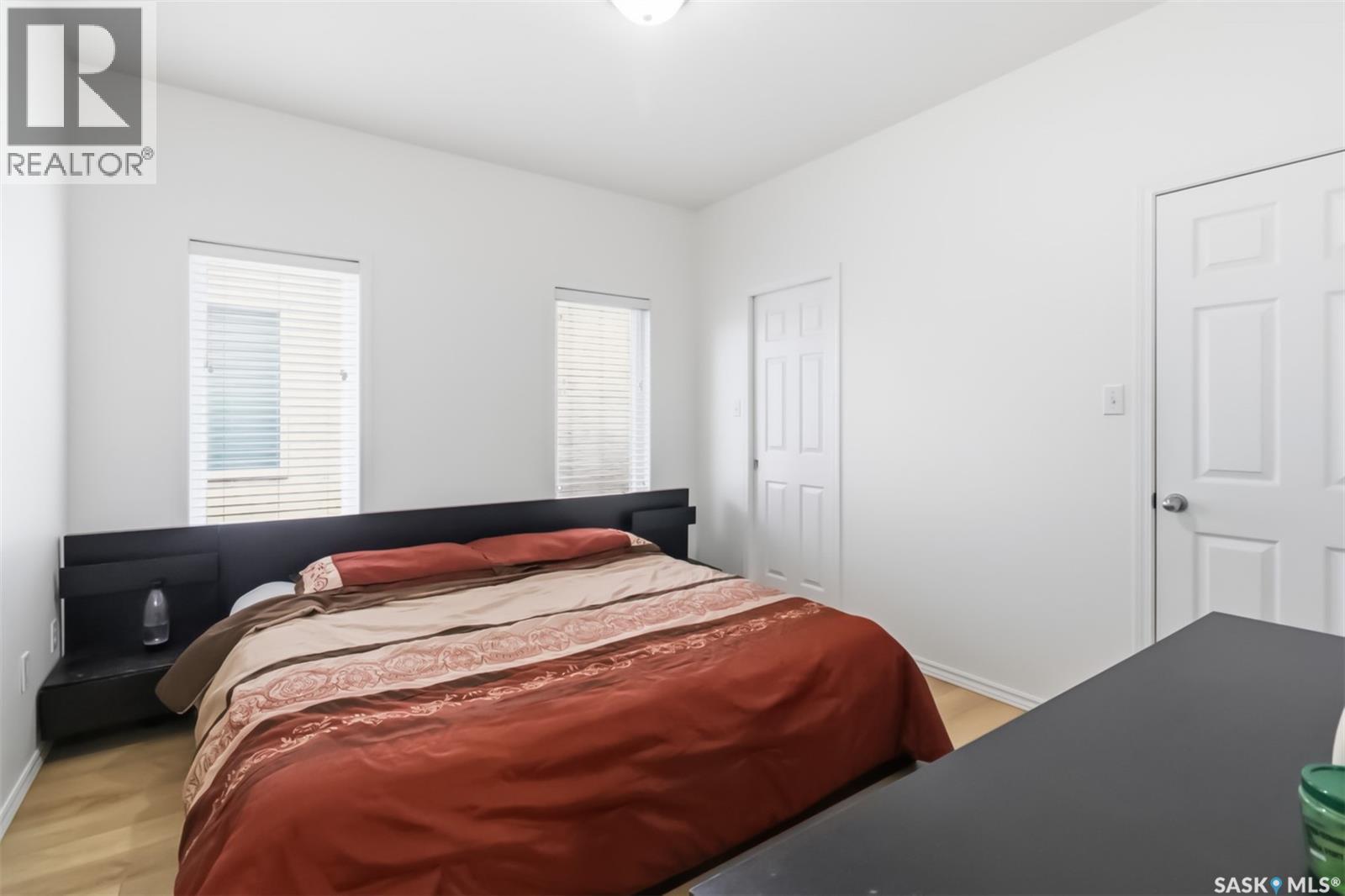 206 Brooklyn CRESCENT — photo 13