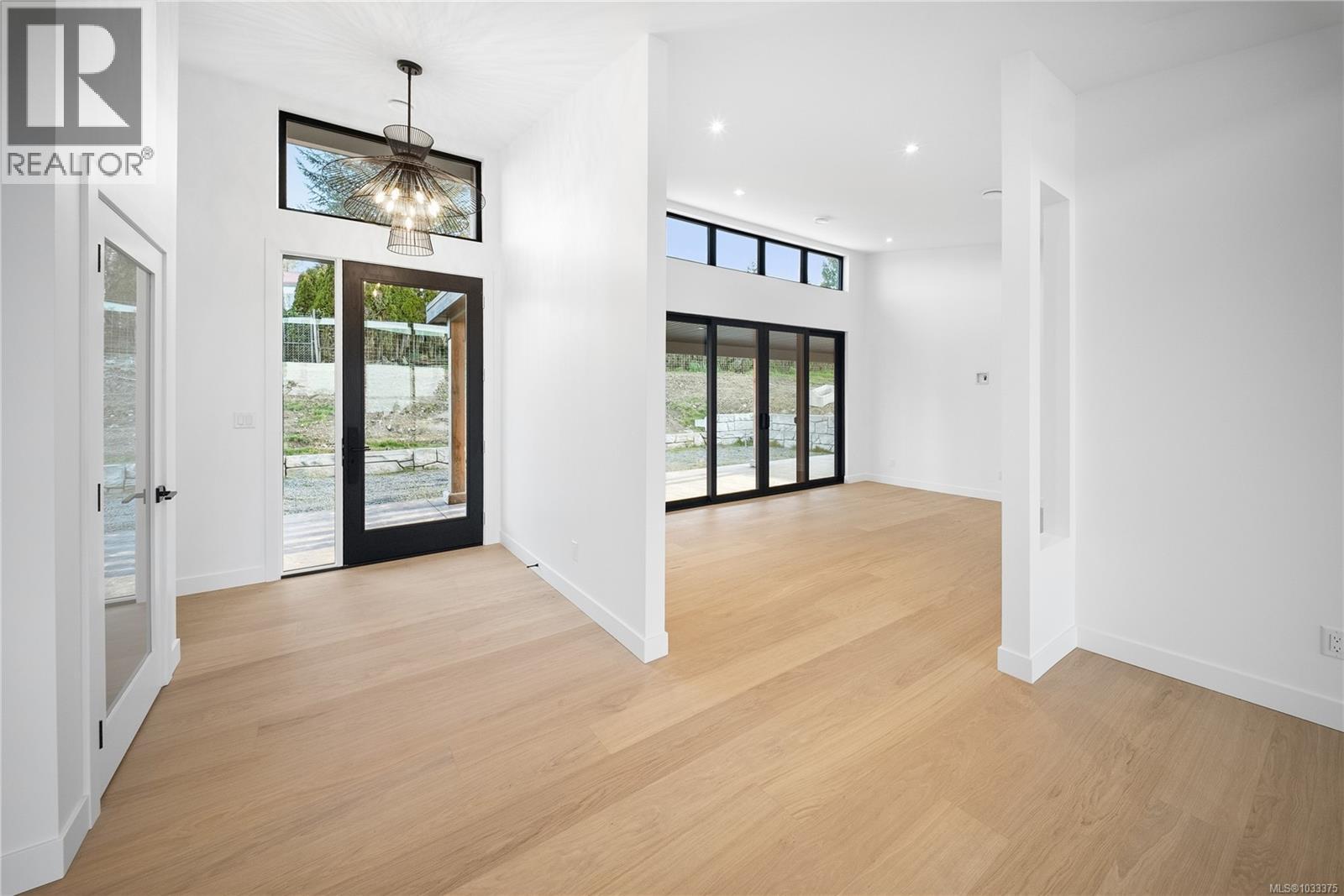 10928 Grandview Rd - 12