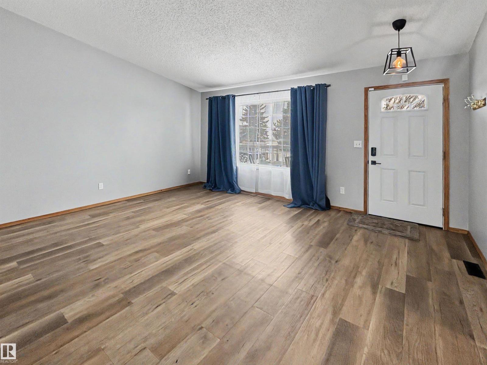 3803 40 AV — photo 2