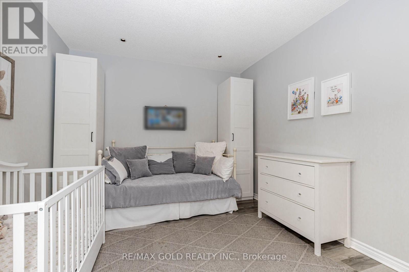 #223 3351 CAWTHRA ROAD - 24