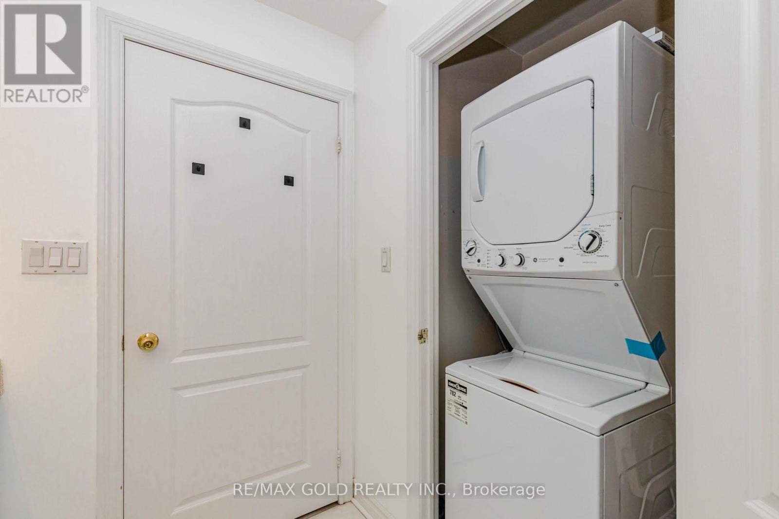 #223 3351 CAWTHRA ROAD - 36