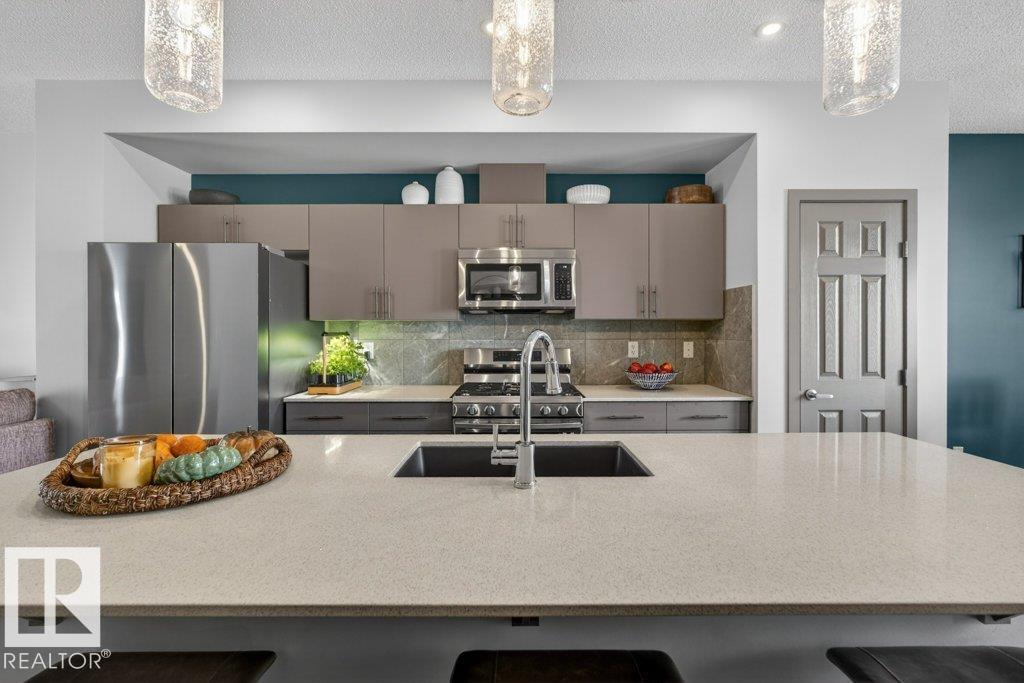 2405 TRUMPETER WY NW, Edmonton