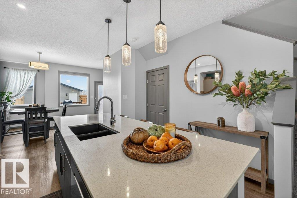 2405 TRUMPETER WY NW, Edmonton