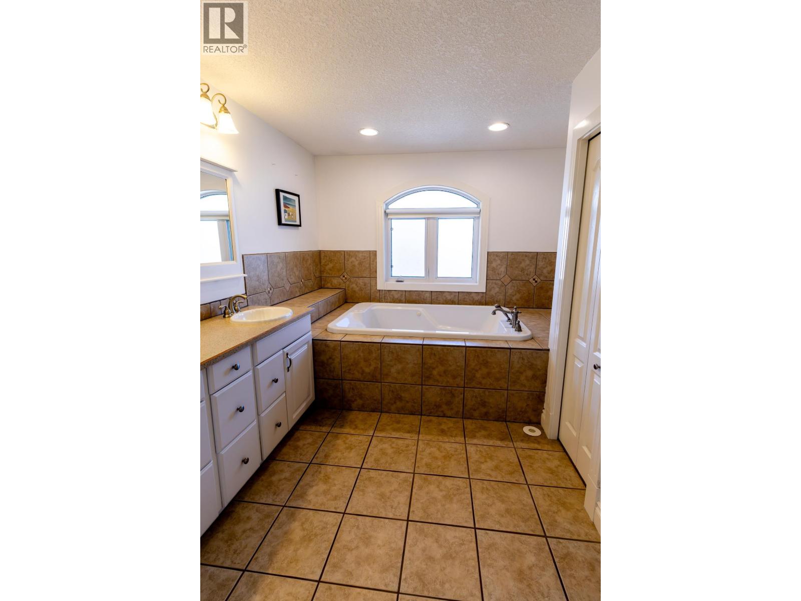 8807 110 AVENUE, Fort St. John
