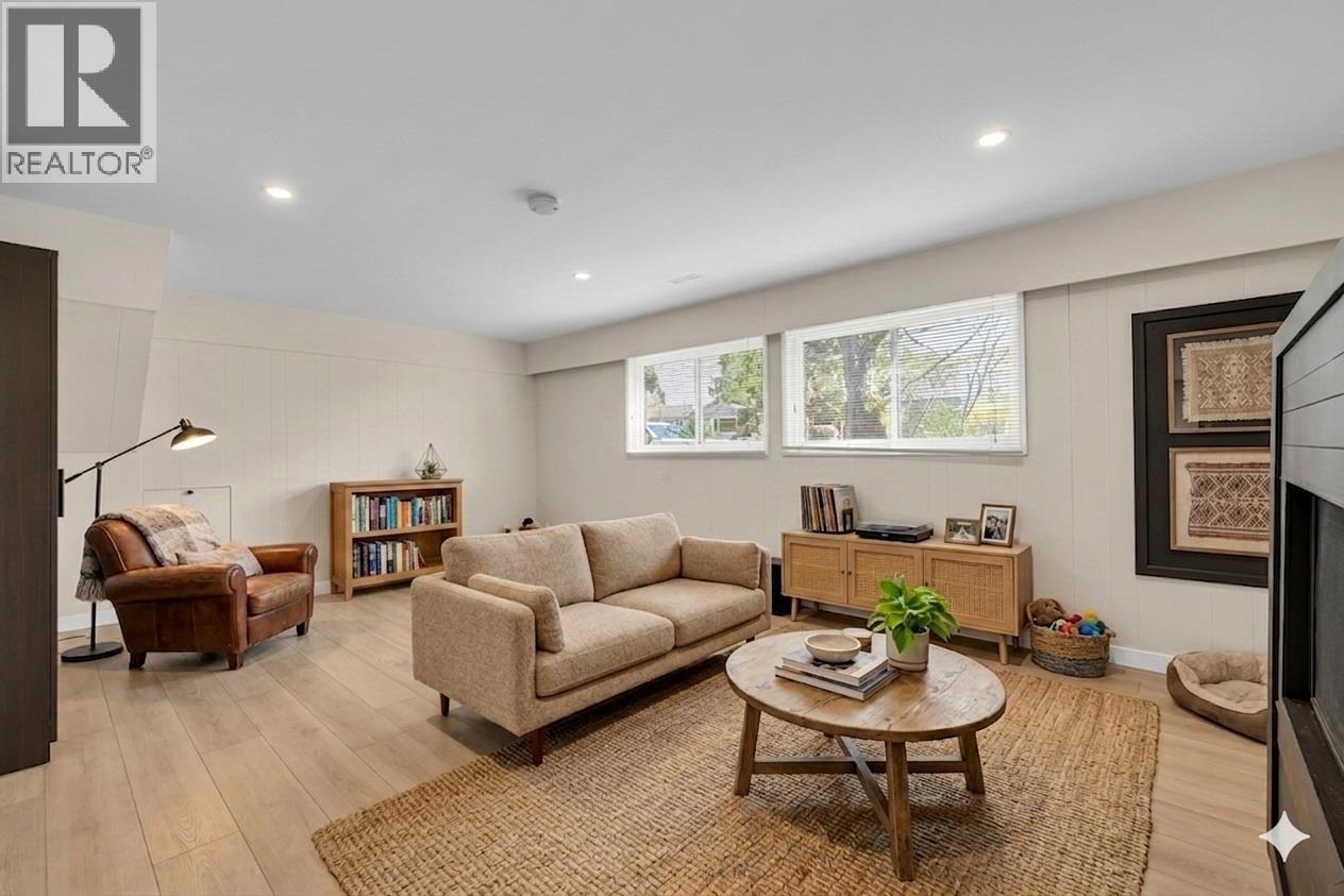 5153 CLIFF Drive, Tsawwassen