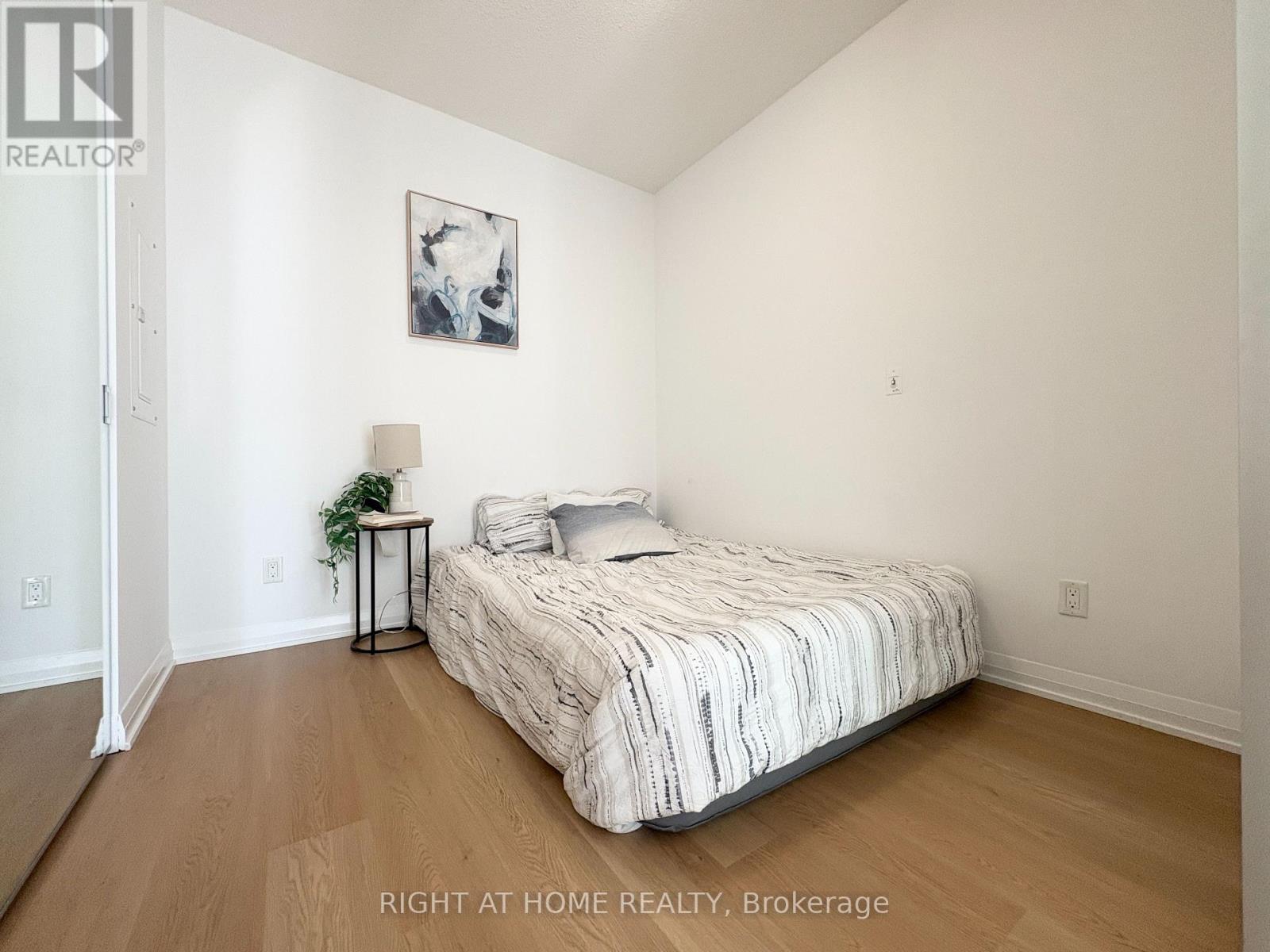 #308 101 ERSKINE AVENUE - 7