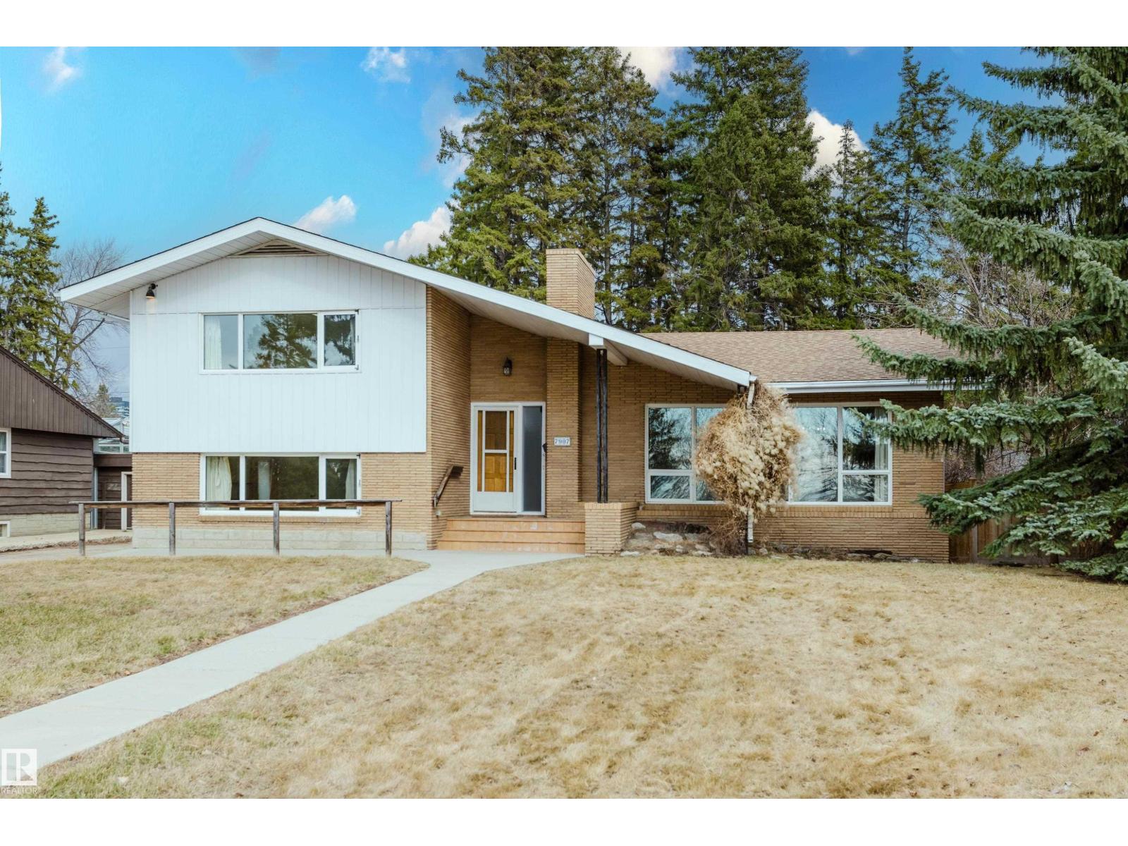 7907 SASKATCHEWAN DR NW, Edmonton