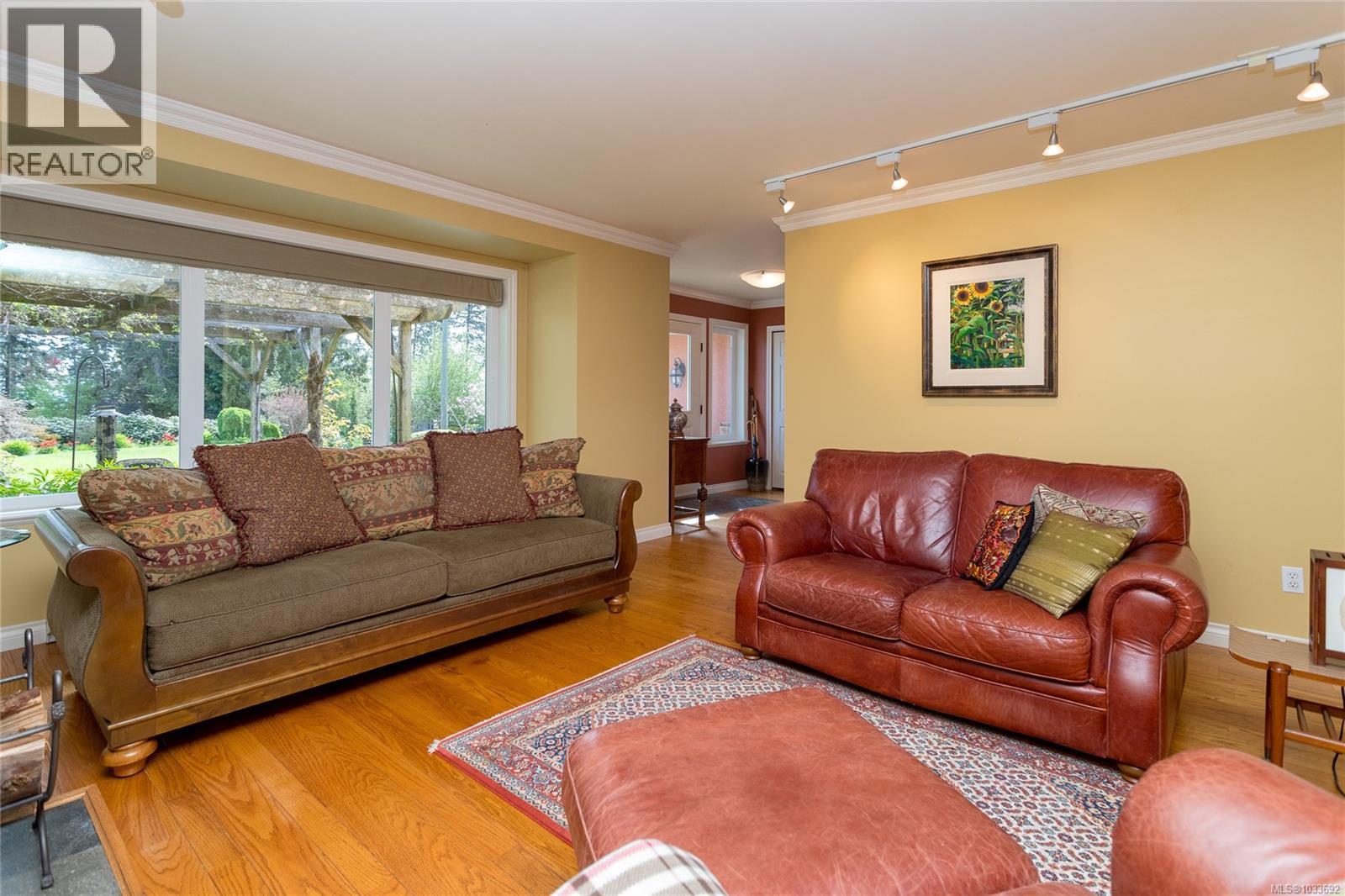 4094 Balsam Dr, Cobble Hill
