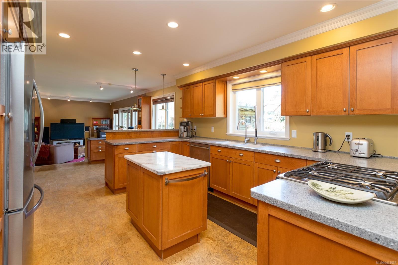 4094 Balsam Dr, Cobble Hill