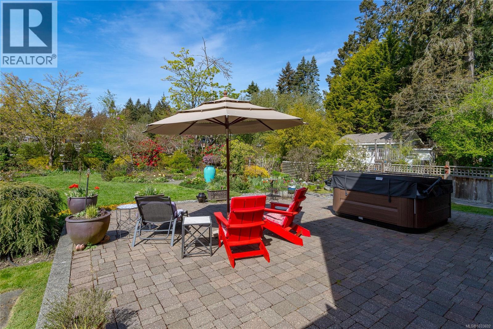 4094 Balsam Dr, Cobble Hill