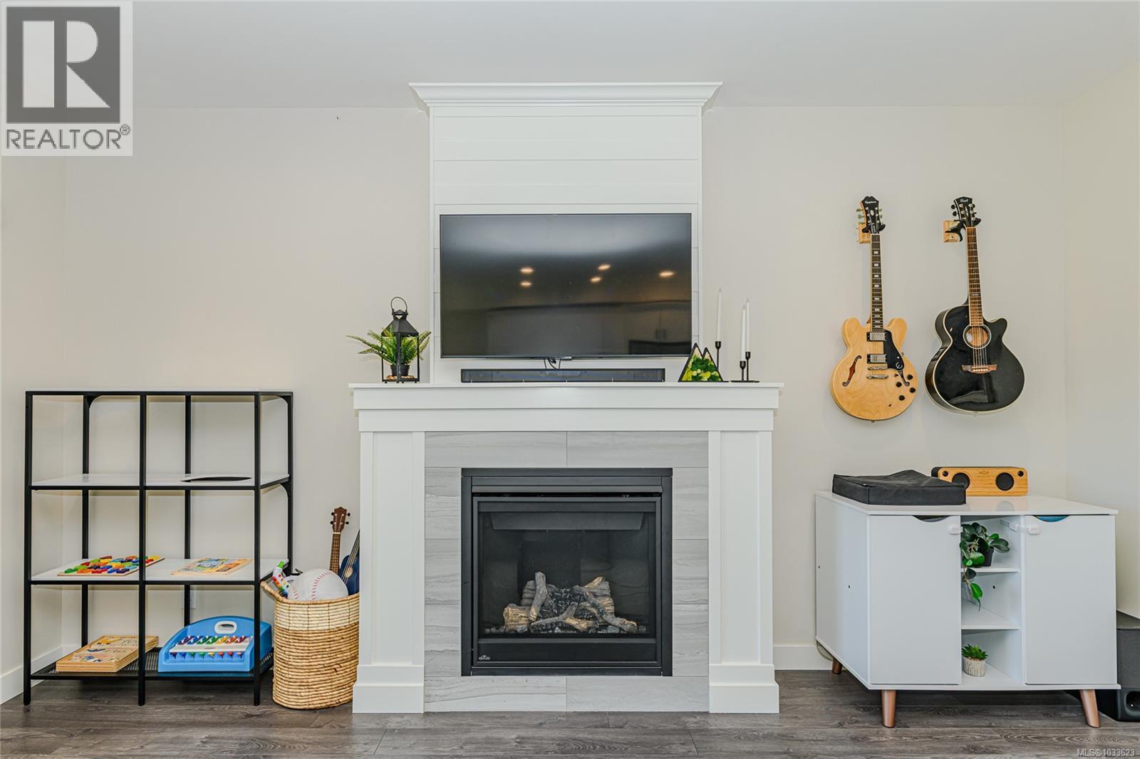 6899 Beaton Rd - 6
