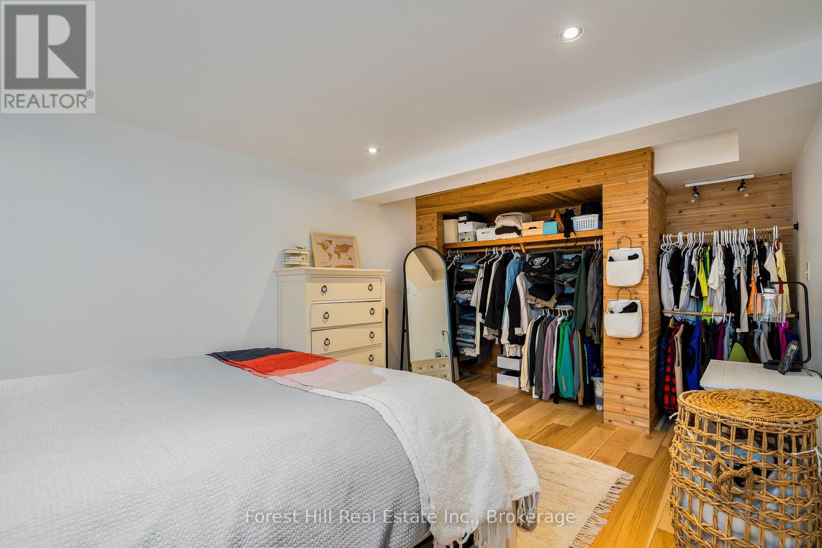 144 BROOKER BOULEVARD - 36