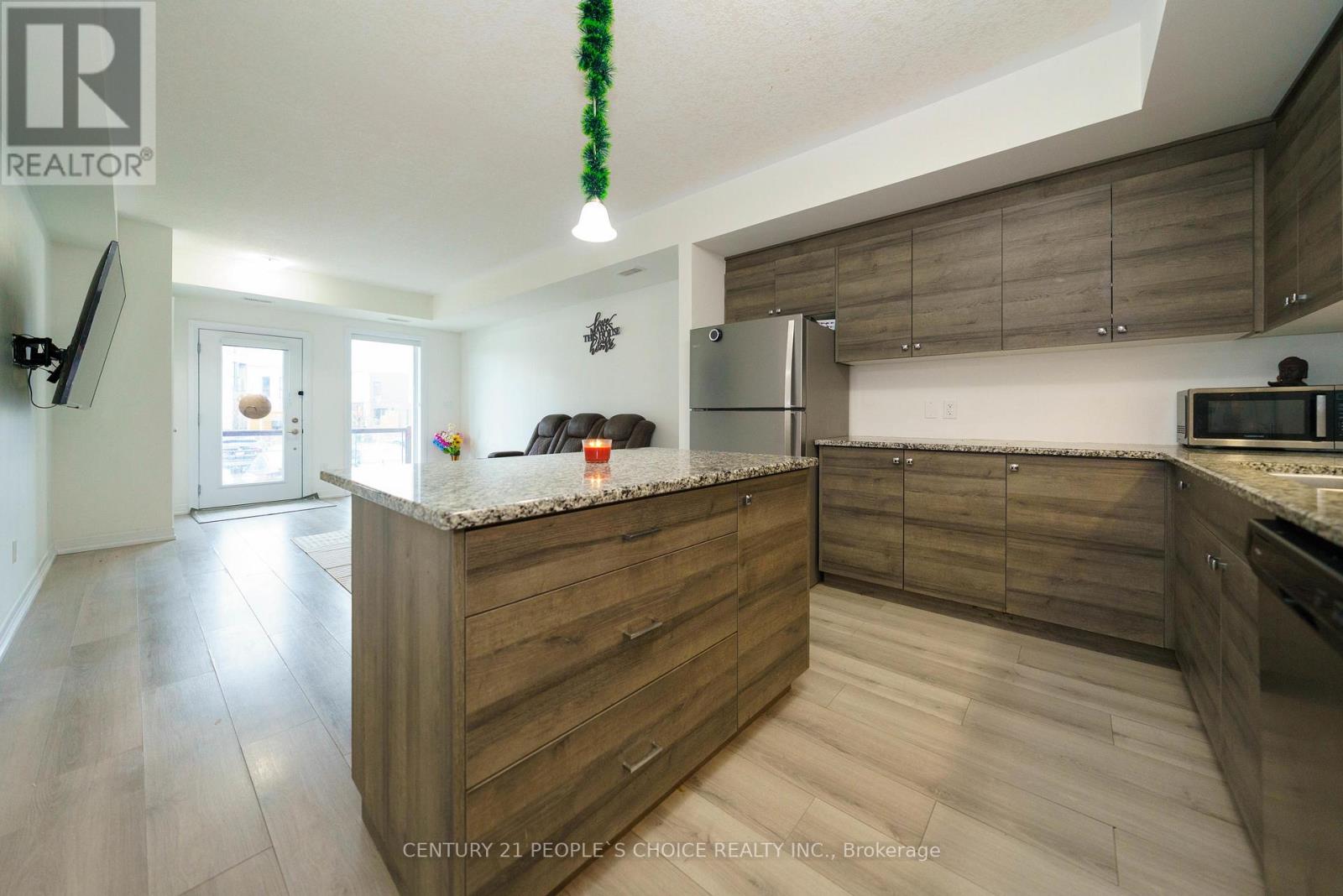 #48 - 261 WOODBINE AVENUE — photo 16