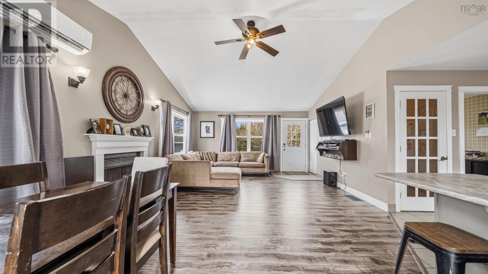 Property 16 of 49 of 206 Les Collins Avenue