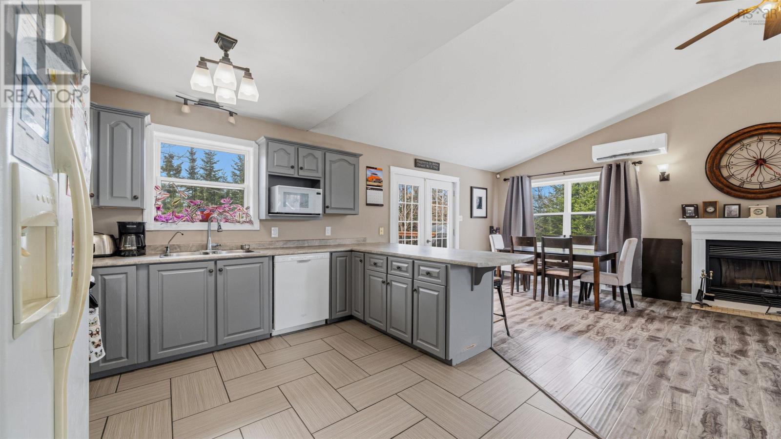 Property 26 of 49 of 206 Les Collins Avenue