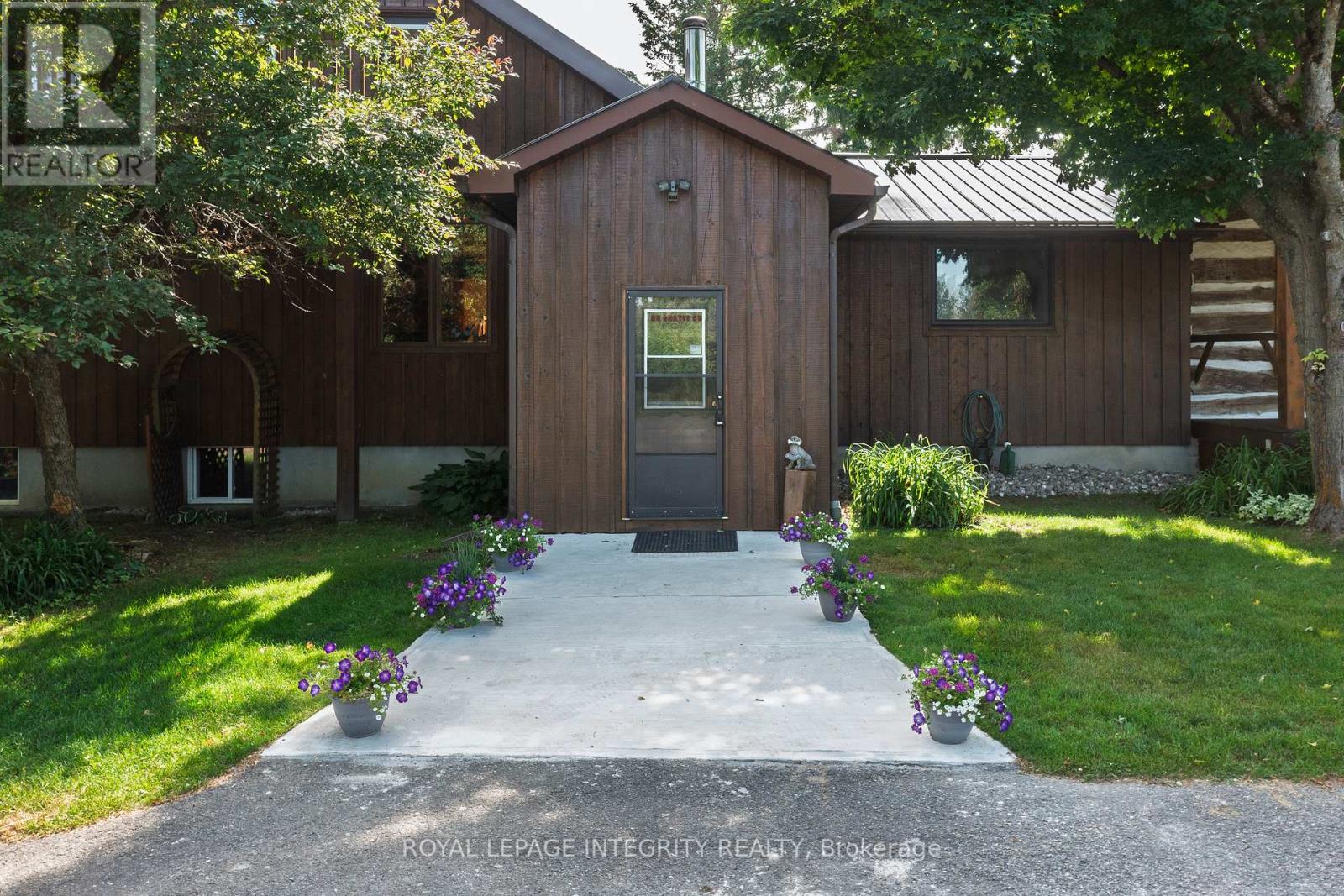 Side entrance / mud room