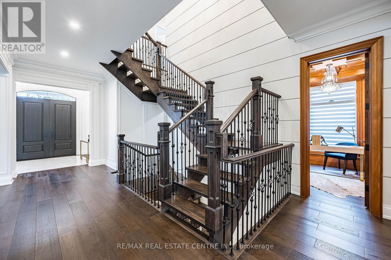 15 MONTFORD DRIVE - 27