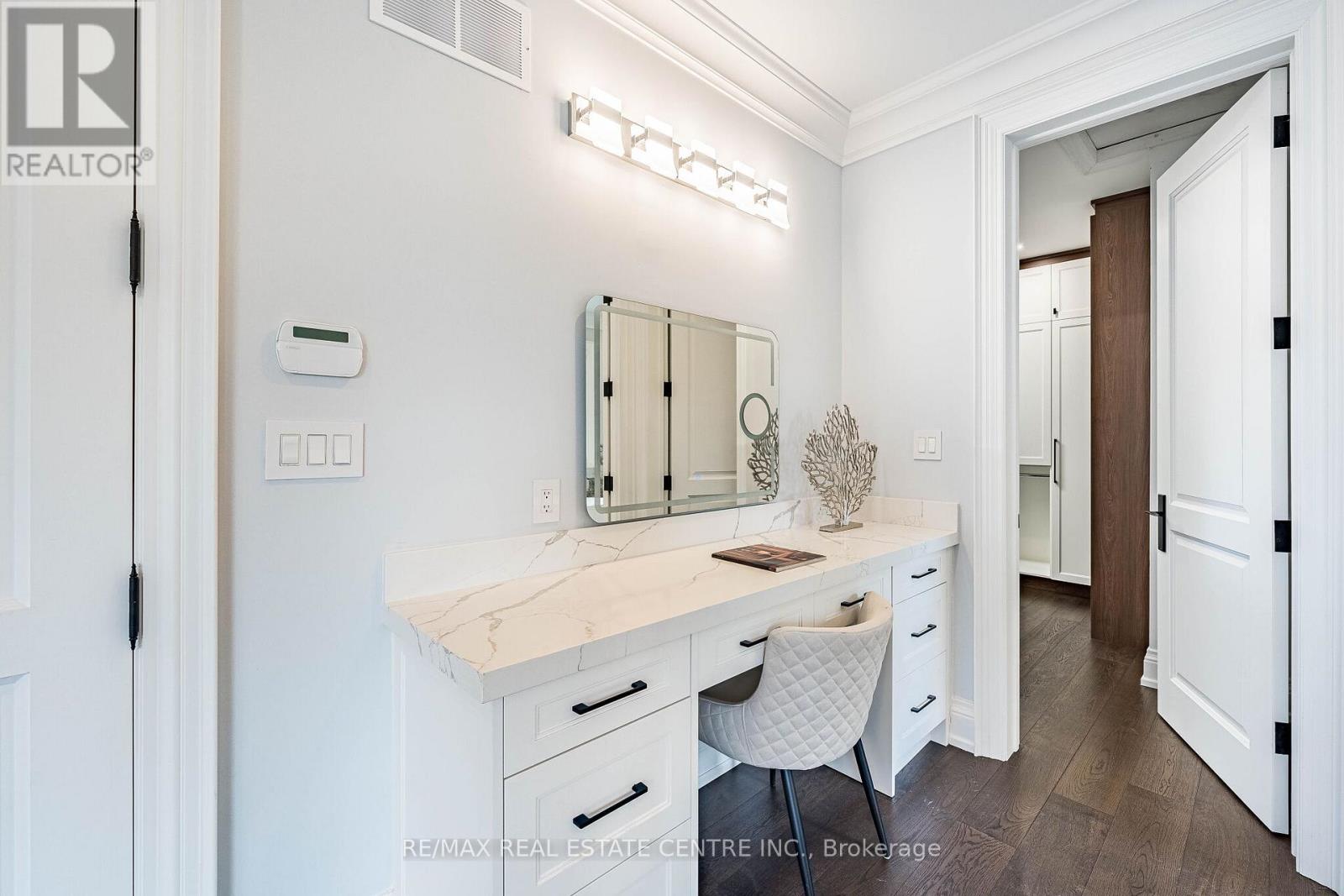 15 MONTFORD DRIVE - 30