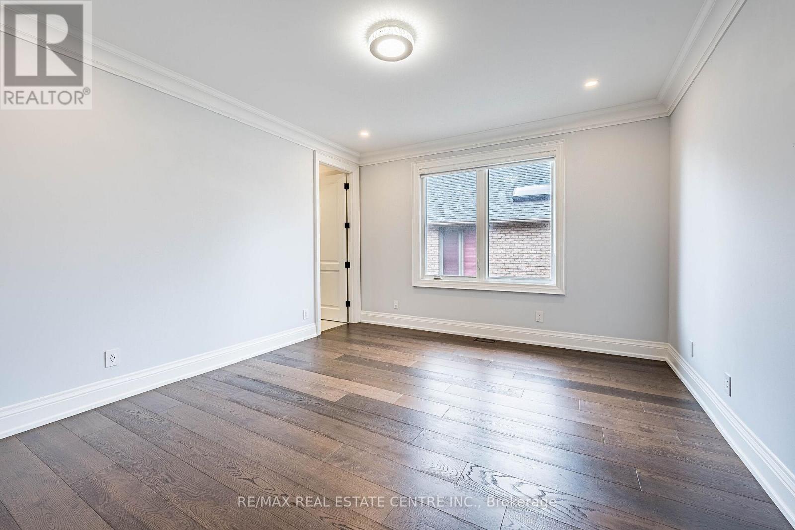 15 MONTFORD DRIVE - 35