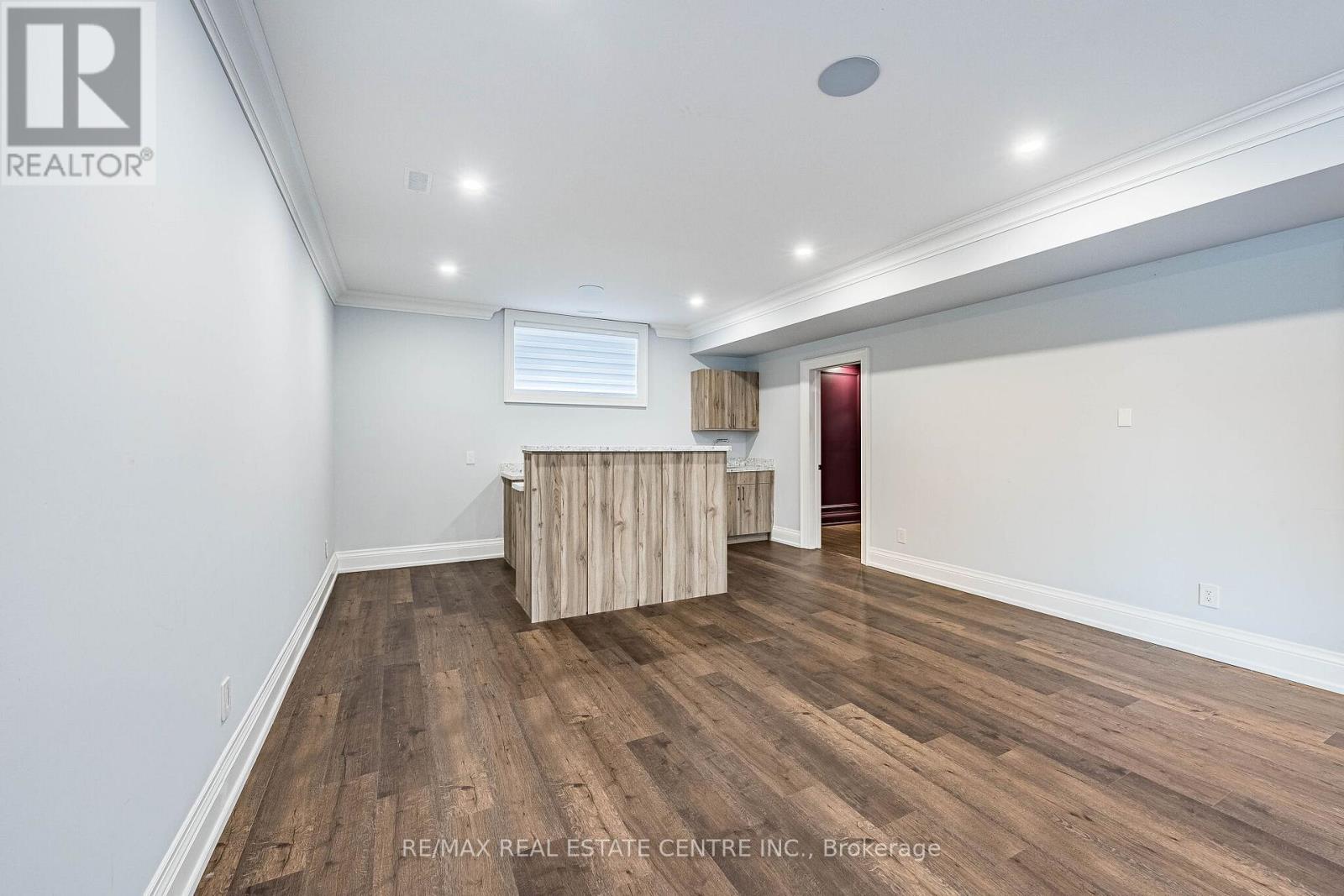 15 MONTFORD DRIVE - 43